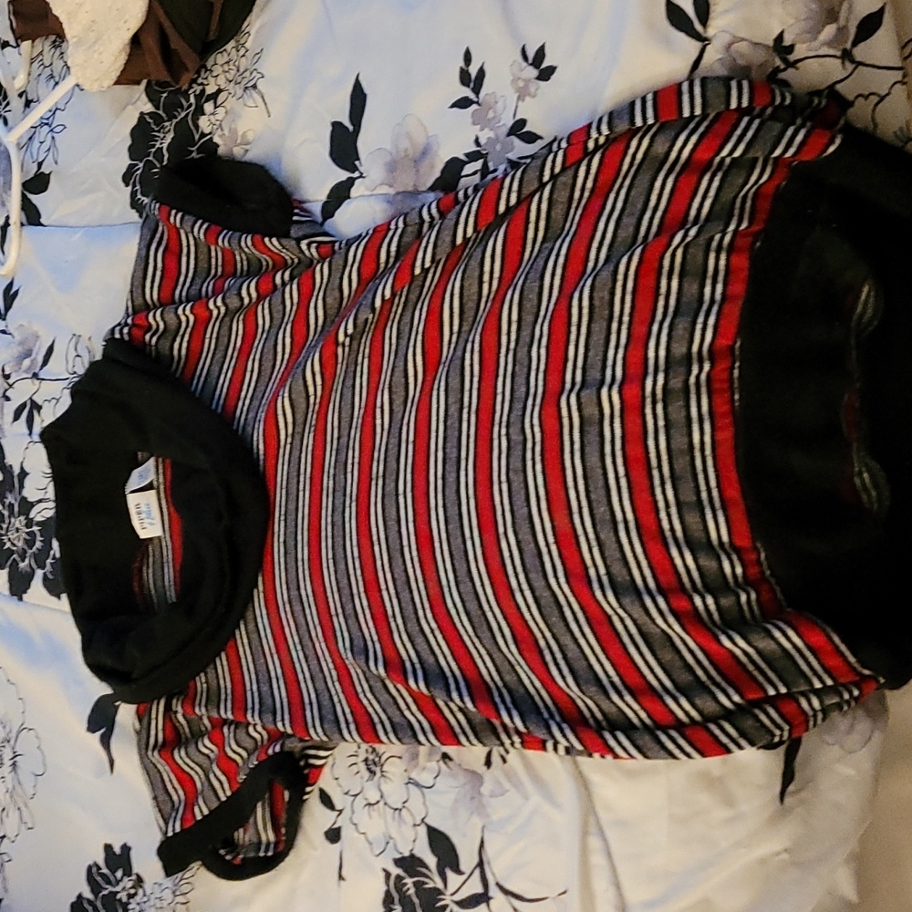 2 tunic crop neck shirts